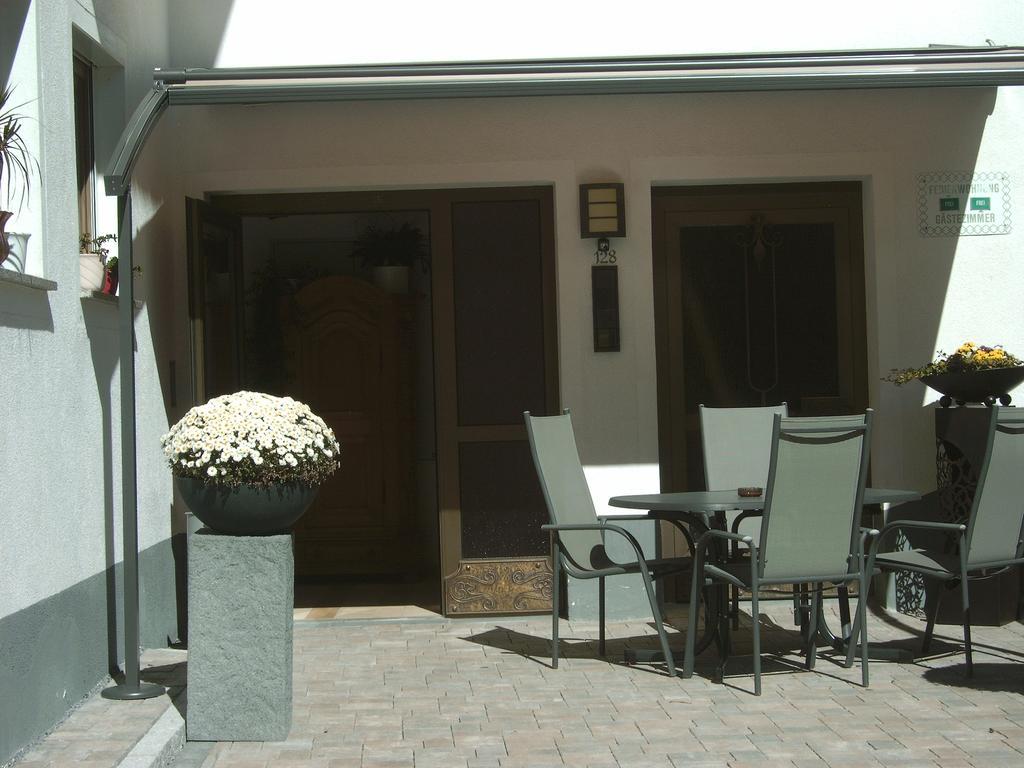 Haus Dorfschmied Hotel Flirsch Exterior photo